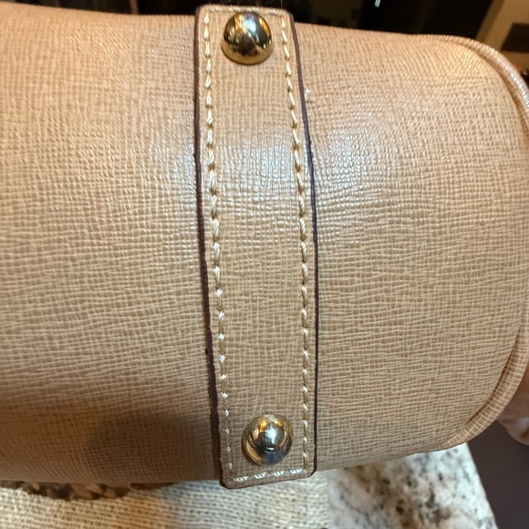 Dooney & Bourke Beige Satchel. like New! EUC. It will never go out of style. - Picture 6 of 16
